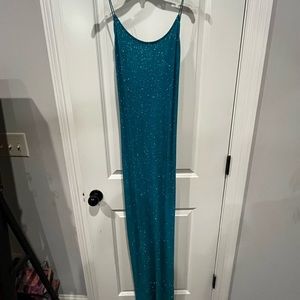 Bought from local good will for last minute prom but was never worn